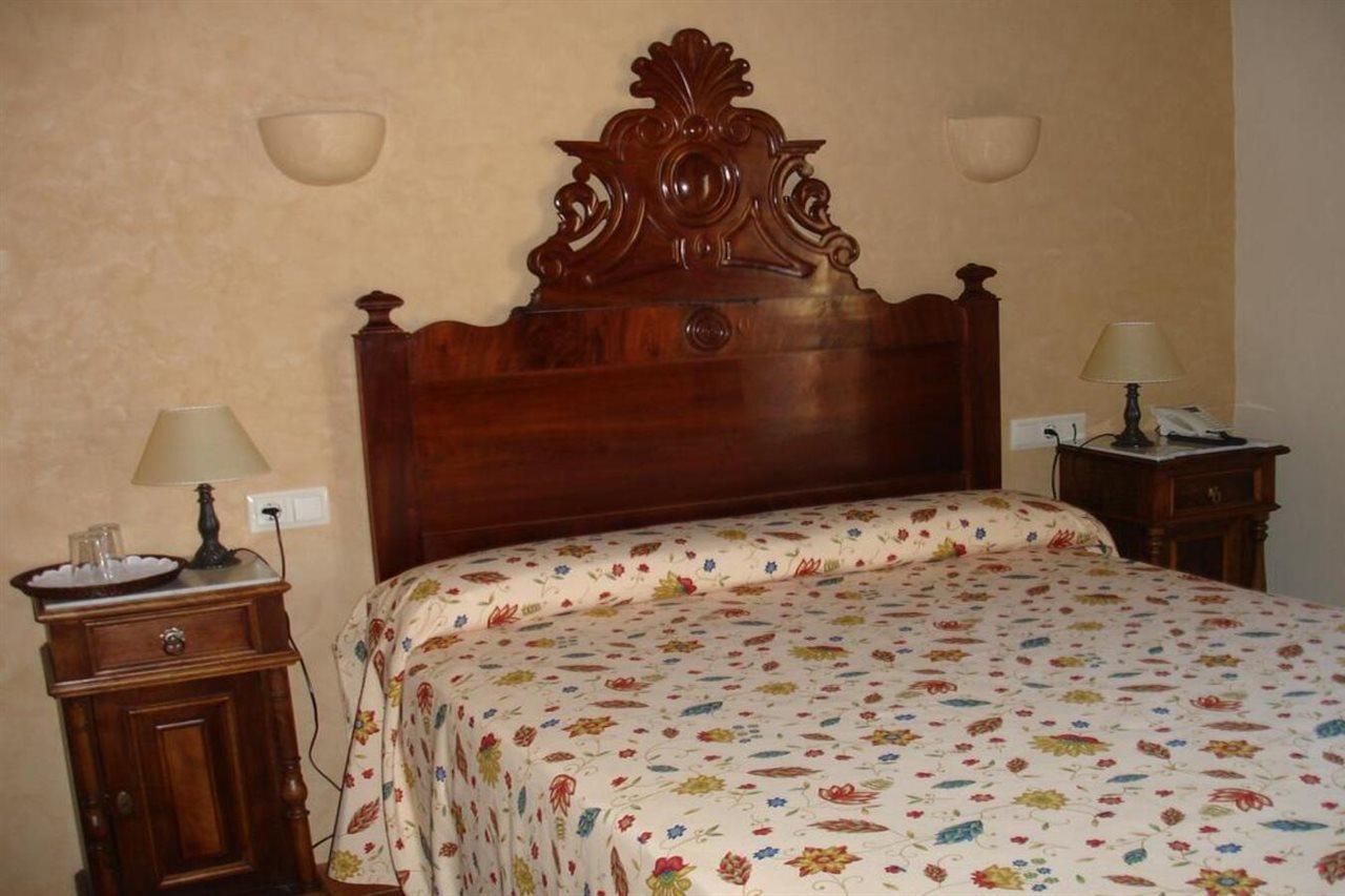 Hotel Sant Feliu Sant Feliu de Boada Екстериор снимка
