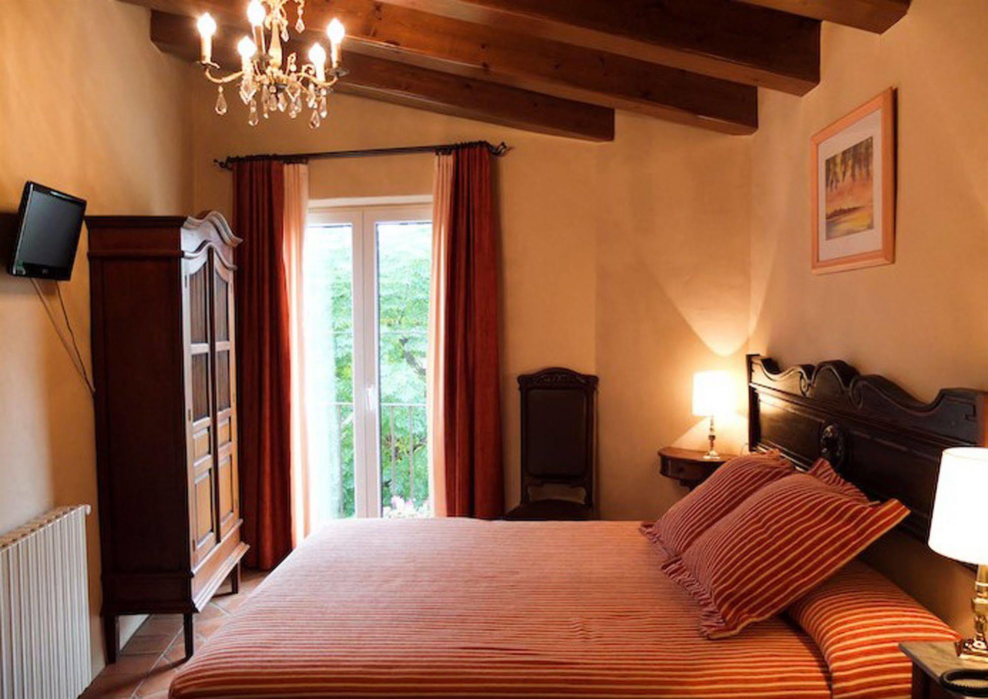 Hotel Sant Feliu Sant Feliu de Boada Екстериор снимка