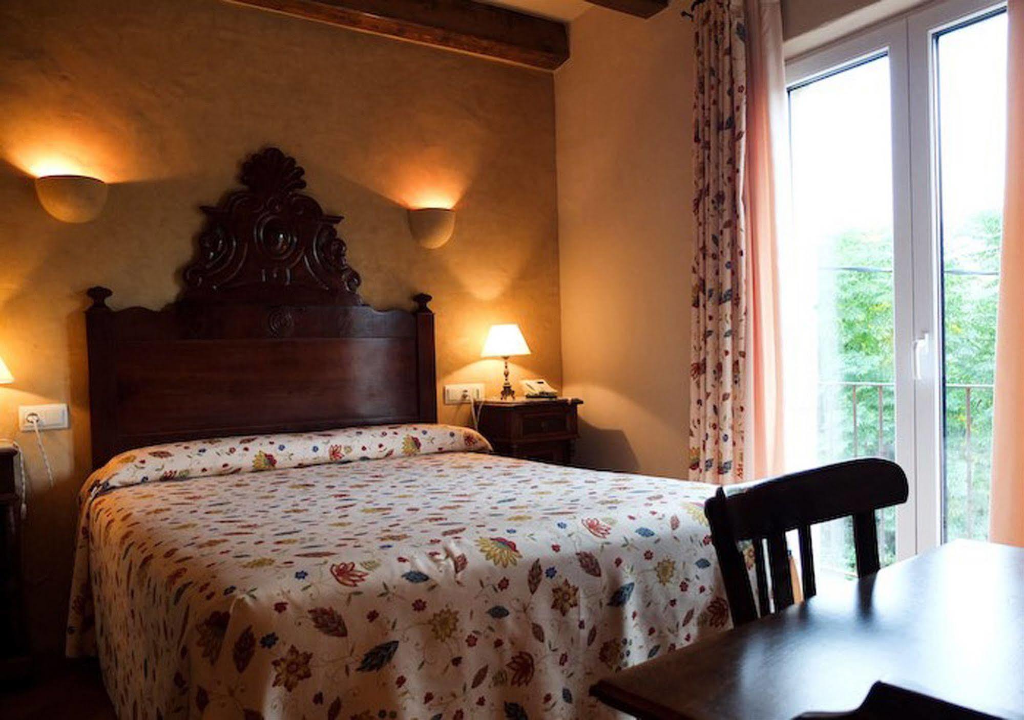 Hotel Sant Feliu Sant Feliu de Boada Екстериор снимка
