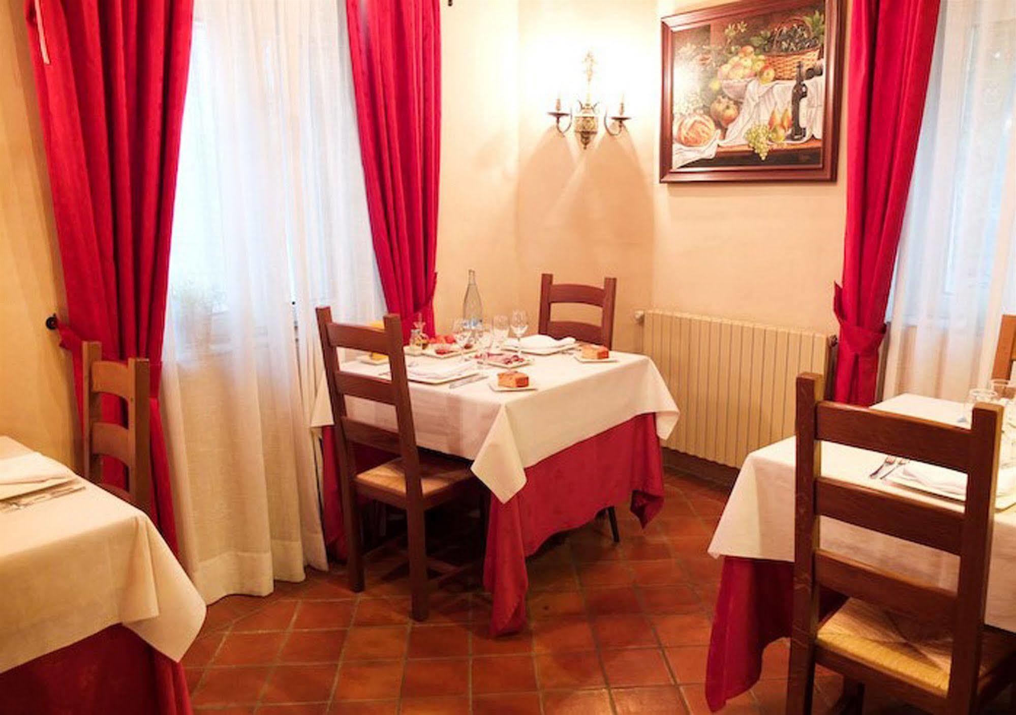 Hotel Sant Feliu Sant Feliu de Boada Екстериор снимка